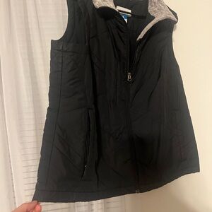 Columbia Black Quilted Vest with Light Gray Fleece Lining